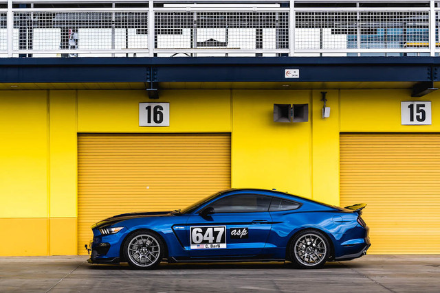 APEX Mustang EC-7 Anthracite Wheel - 19x9 ET34 (2005-2023) - Image