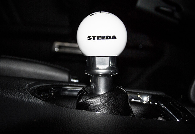 Steeda S550 Mustang 6-Speed White Shift Knob (2015-2023) - Image