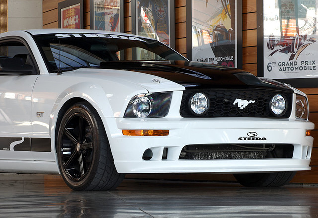 Steeda Mustang Windshield Decal - White - Image