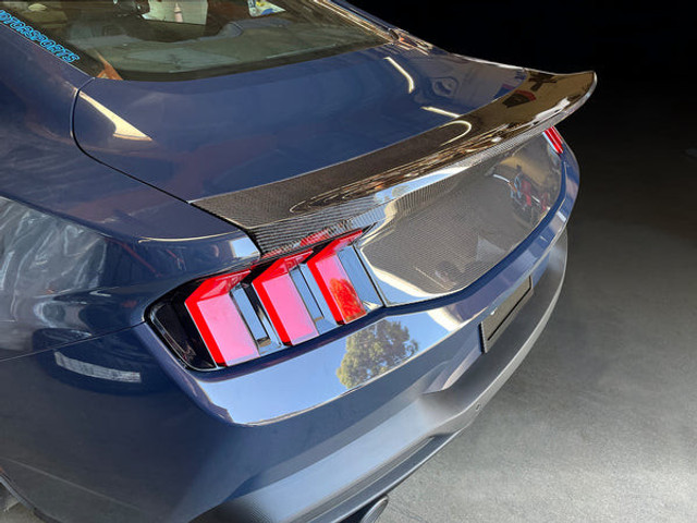 Anderson Composites Mustang Type-OE Carbon Fiber Decklid Spoiler Module (2024-2026) - Image Anderson Composites Mustang Type-OE Carbon Fiber Decklid Spoiler Module (2024-2026) - Image