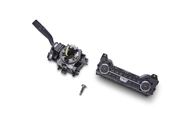 Ford Performance F-150 Raptor Heated Steering Wheel Upgrade Kit (2023) - Image
