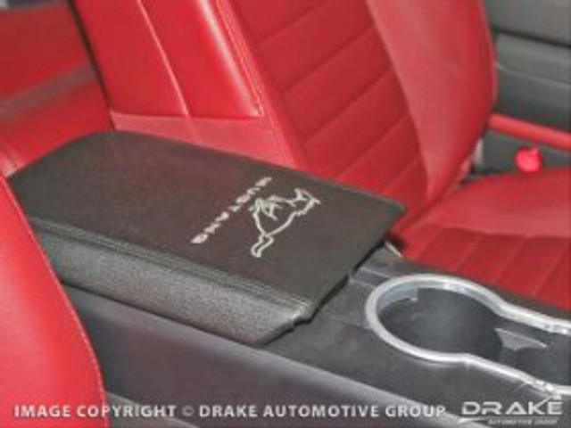 Drake Mustang Console Pad Cover With Mustang Logo Black (2005-2009) - Image