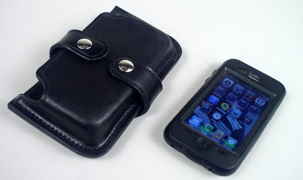 Horizontal Hard Leather iPhone Case - Leathersmith Designs Inc.