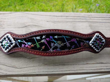 New! Showman Hand painted arrow design wither strap main image 0