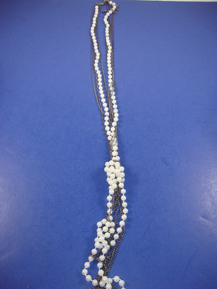 40" Fashionable Silver & Pearl Necklace w/ Twisted Bottom .40