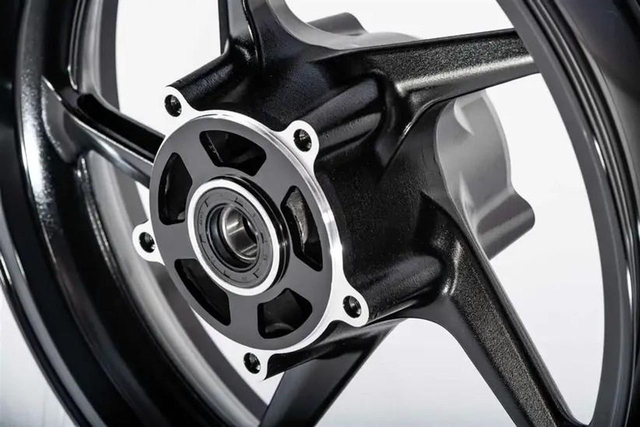 VooDoo Sniper Front Wheel Suzuki GSXR1000 (01-02), close-up view of motorcycle wheel with black and silver alloy design and bearing.