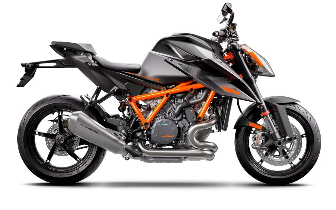 Dynojet Power Commander 6 KTM 1290 Superduke (14-20), black and orange motorcycle with aftermarket parts and accessories. Dynojet Power Commander 6 KTM 1290 Superduke (14-20), black and orange motorcycle with aftermarket parts and accessories.