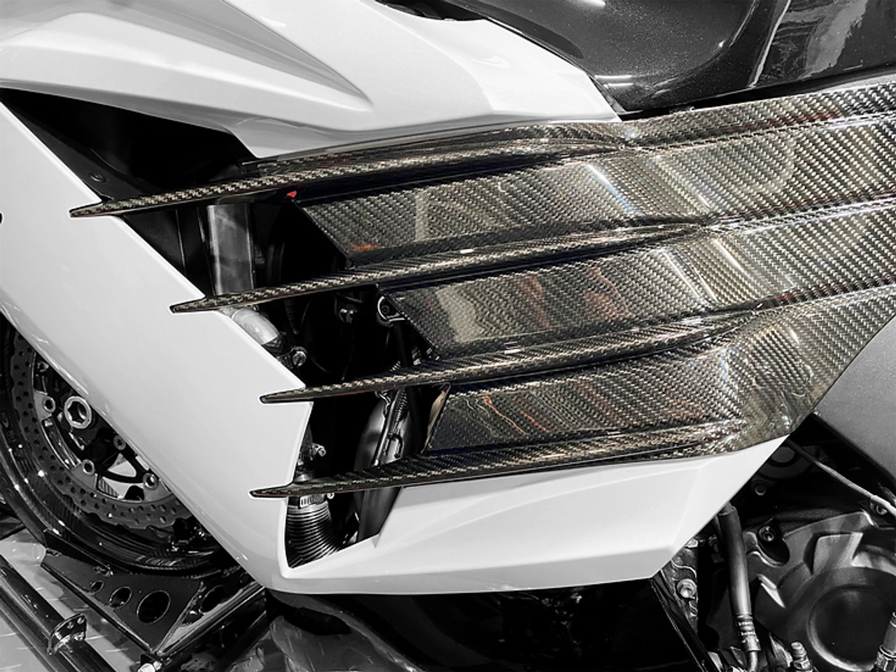 Carbon Fiber Side Grills Kawasaki ZX-14 (12-25) - Schnitz Racing