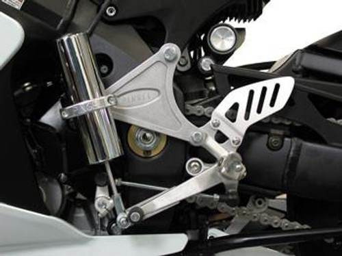 Pingel Easy Shift Electric Shifter Suzuki GSXR1000 (05-06), close-up of the upgraded motorcycle gear shifter and pedal assembly. Loading Image