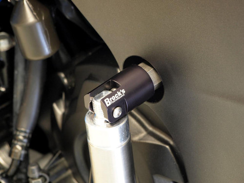 Brocks Performance Brocks Air Shifter Cylinder Mount Kit Kawasaki ZX14R (06-26), close-up of black air shifter cylinder mounted on motorcycle frame.