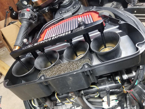 NX Nitrous Express Spray Bar System for Suzuki GSX1300R Hayabusa (08-20), installed on motorcycle engine with spray bars and nitrous setup