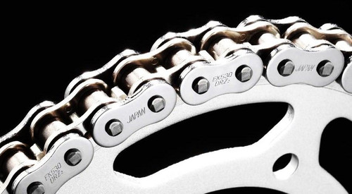 EK Chain 530 DRZ-2 Drag, close-up image of motorcycle chain and sprocket.