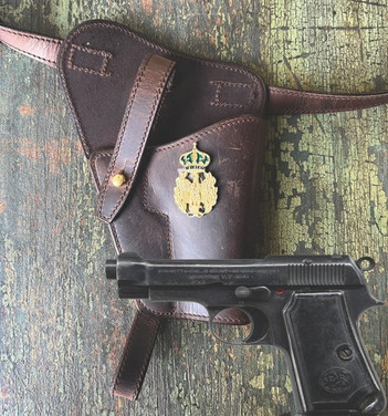 Kydex vs. Leather Holsters: Advantages and Disadvantages Kydex vs. Leather Holsters: Advantages and Disadvantages