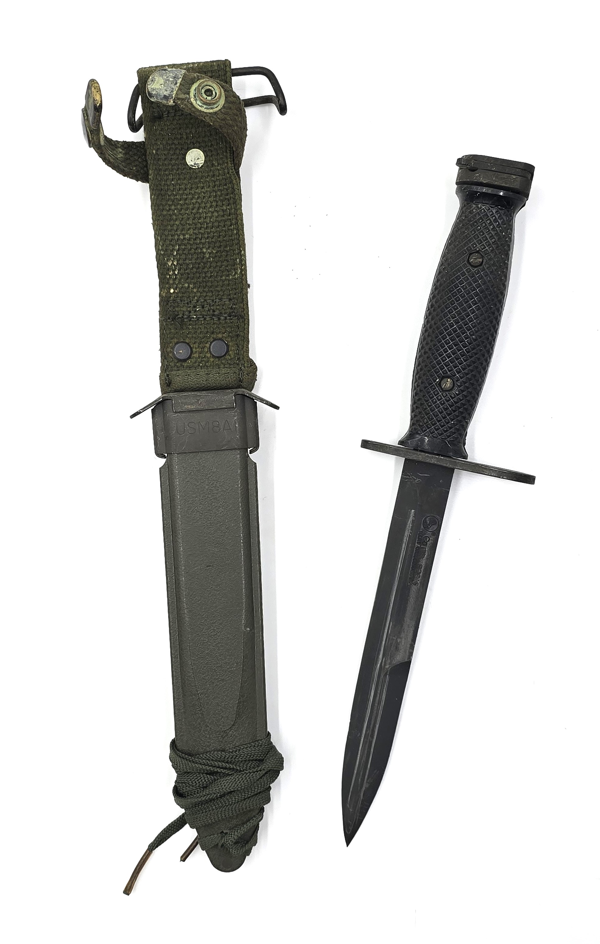 Colt M7 Bayonet & M8A1 Scabbard (BAY111)