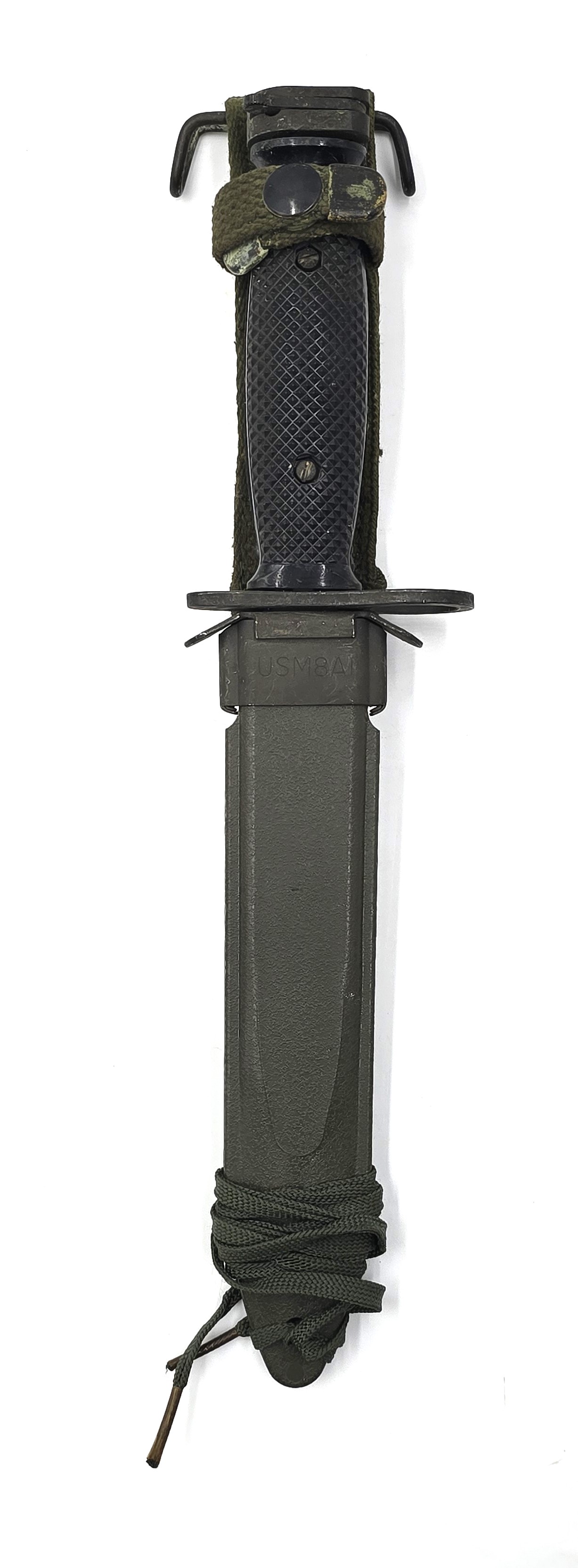 Colt M7 Bayonet & M8A1 Scabbard (BAY111)