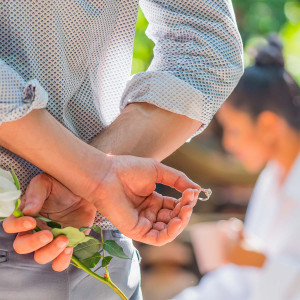 10 Best Ways to Keep Her Engagement Ring a Secret
