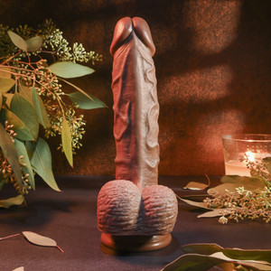 Evolved Novelties Realistic Dildo 8” Dark Evolved Novelties Realistic Dildo 8” Dark