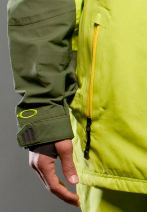 Oakley Primed Ski Jacket Green | GetBoards.com