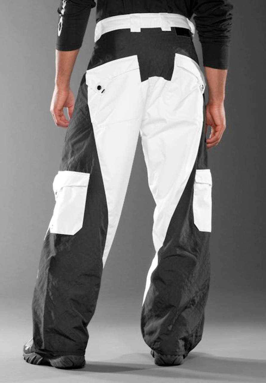 Oakley Fari Ski Pants | GetBoards.com