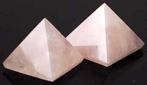 Rose Quartz Pyramid 25-30 mm.