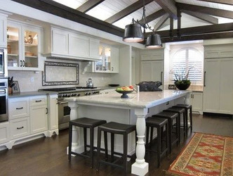 The Benefits of Adding a Wooden Kitchen Island to Your Kitchen Layout