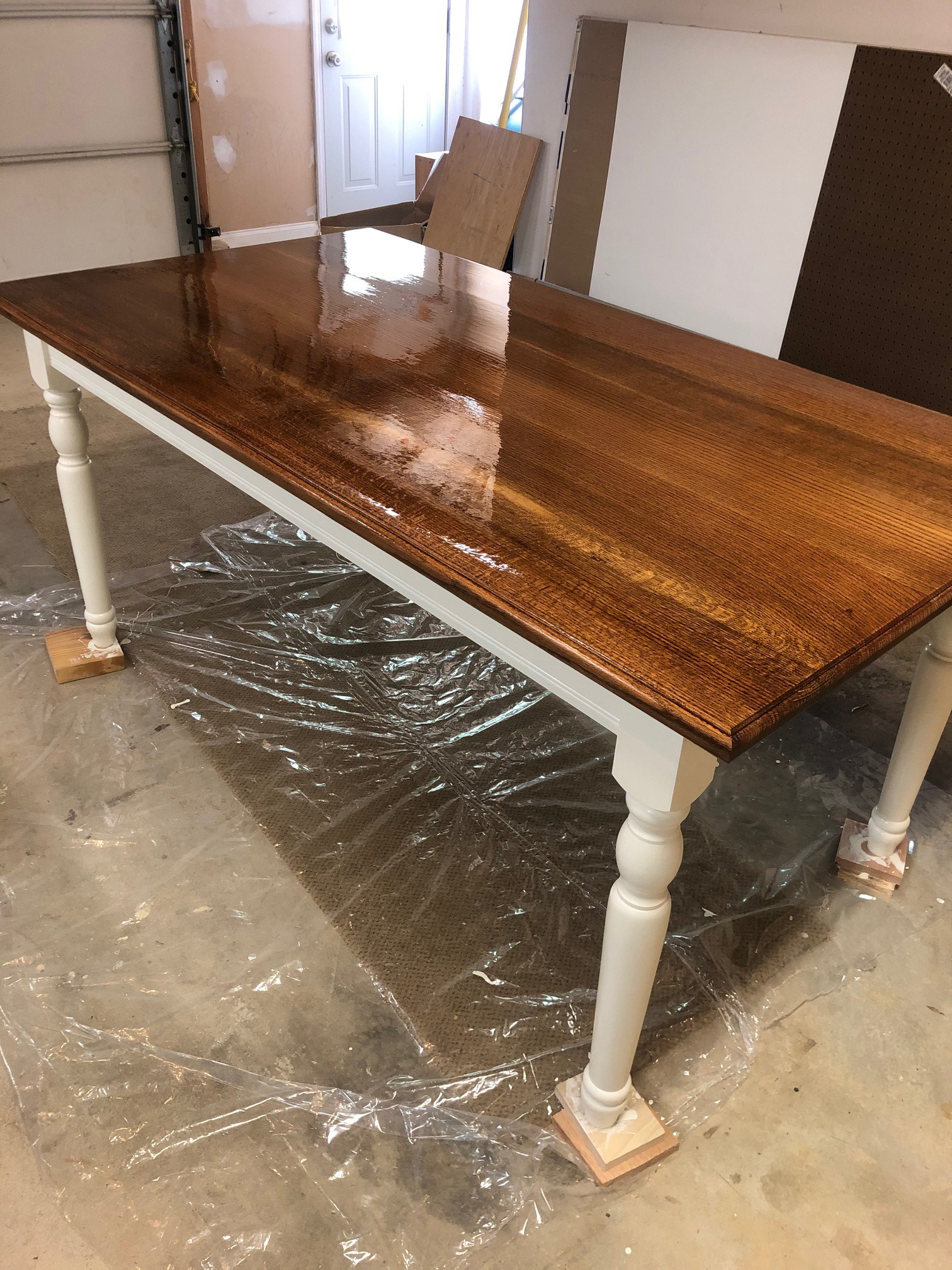 Table with Narrow Cheshire Dining Table Leg 