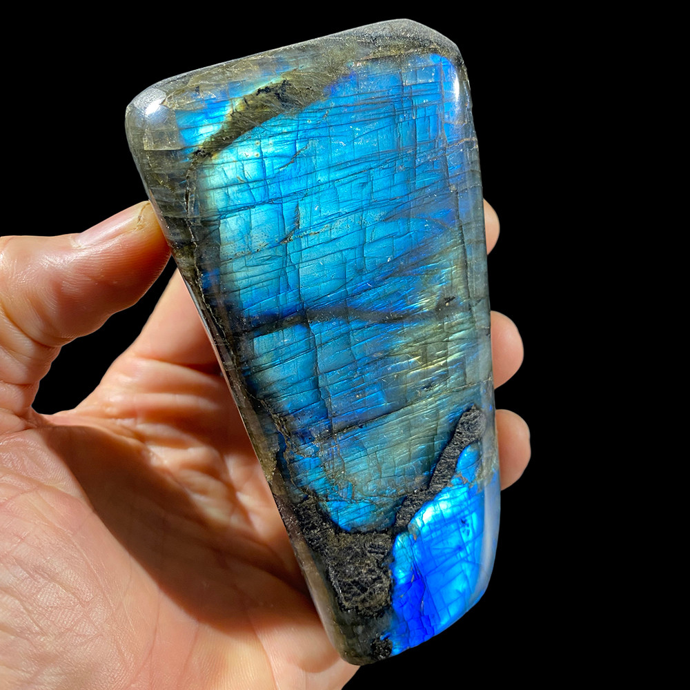 Labradorite specimen