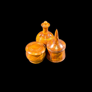 Assorted turned thuya wood boxes Assorted turned thuya wood boxes