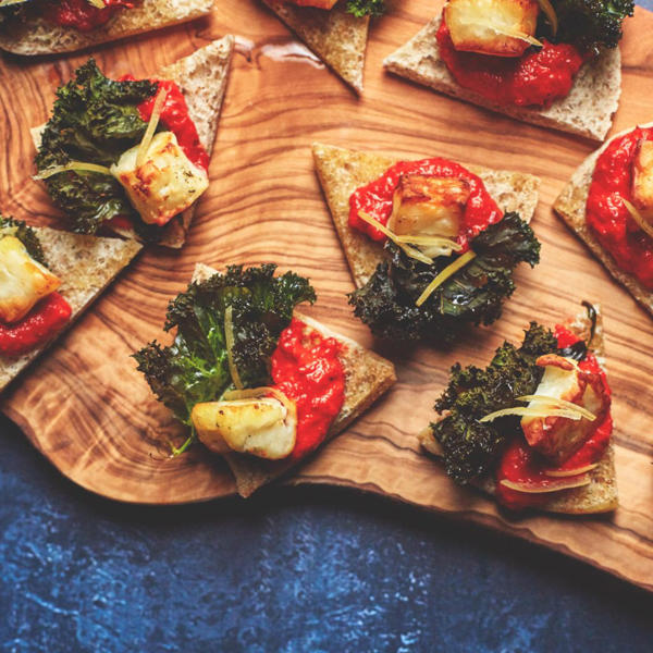 Roasted Pepper Tapenade Canapé with Halloumi and Crispy Kale