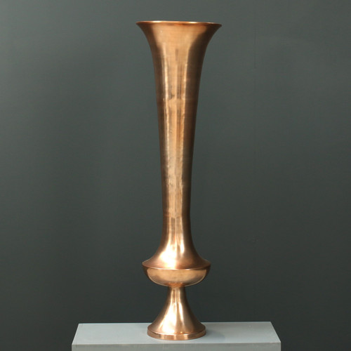 Copper-Tone Tall Trumpet Pedestal Aluminium Vase (112cm x 32cm) Copper-Tone Tall Trumpet Pedestal Aluminium Vase (112cm x 32cm)