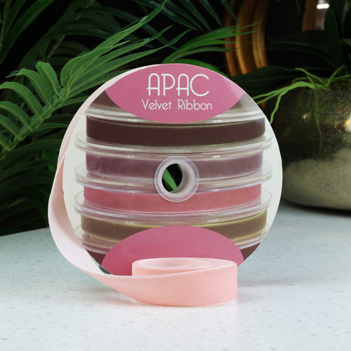 Baby Pink Velvet Ribbon (15mm x 20m) Baby Pink Velvet Ribbon (15mm x 20m)