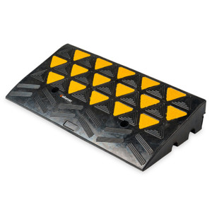 Kerb Ramp Rubber High-Vis Reflectors - 100mm High