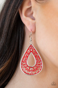 Brushed in a vibrant red finish, a vine-like background is pressed into a glistening silver teardrop frame for a whimsical look. Earring attaches to a standard fishhook fitting.
Sold as one pair of earrings. Brushed in a vibrant red finish, a vine-like background is pressed into a glistening silver teardrop frame for a whimsical look. Earring attaches to a standard fishhook fitting.
Sold as one pair of earrings.