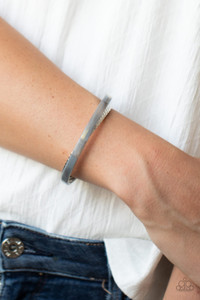 Featuring a marble-like finish, a gray acrylic frame curls around a dainty silver cuff, creating a colorfully stacked look across the wrist.
Sold as one individual bracelet. Featuring a marble-like finish, a gray acrylic frame curls around a dainty silver cuff, creating a colorfully stacked look across the wrist.
Sold as one individual bracelet.