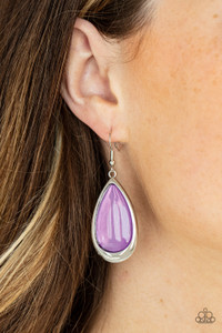 A glassy purple teardrop is nestled inside a glistening silver frame, creating an ethereally elegant lure. Earring attaches to a standard fishhook fitting.
Sold as one pair of earrings. A glassy purple teardrop is nestled inside a glistening silver frame, creating an ethereally elegant lure. Earring attaches to a standard fishhook fitting.
Sold as one pair of earrings.