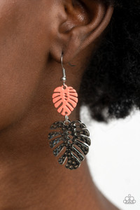 A coral palm leaf attaches to a hammered silver palm leaf, creating a colorful island inspired frame. Earring attaches to a standard fishhook fitting.
Sold as one pair of earrings. A coral palm leaf attaches to a hammered silver palm leaf, creating a colorful island inspired frame. Earring attaches to a standard fishhook fitting.
Sold as one pair of earrings.
