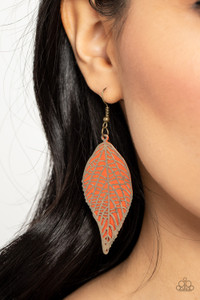 An airy stenciled brass leaf frame delicately overlaps with a Burnt Orange metal leaf, creating a simply seasonal lure. Earring attaches to a standard fishhook fitting.
Sold as one pair of earrings. An airy stenciled brass leaf frame delicately overlaps with a Burnt Orange metal leaf, creating a simply seasonal lure. Earring attaches to a standard fishhook fitting.
Sold as one pair of earrings.