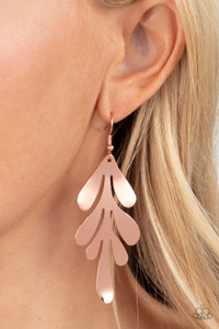 Featuring a gently beveled finish, a flat shiny copper leaf abstractly swings from the ear for a flashy seasonal finish. Earring attaches to a standard fishhook fitting.
Sold as one pair of earrings. Featuring a gently beveled finish, a flat shiny copper leaf abstractly swings from the ear for a flashy seasonal finish. Earring attaches to a standard fishhook fitting.
Sold as one pair of earrings.