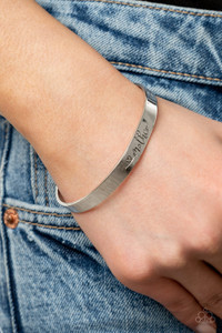 A dainty silver cuff is stamped in a heart and the word, "Mother," creating a sentimental centerpiece around the wrist.
Sold as one individual bracelet. A dainty silver cuff is stamped in a heart and the word, "Mother," creating a sentimental centerpiece around the wrist.
Sold as one individual bracelet.