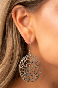 Daintily dotted with sparkling blue rhinestones, a pair of silver flowers bloom inside a circular frame for a whimsically botanical display below the ear. Earring attaches to a standard fishhook fitting.
Sold as one pair of earrings. Daintily dotted with sparkling blue rhinestones, a pair of silver flowers bloom inside a circular frame for a whimsically botanical display below the ear. Earring attaches to a standard fishhook fitting.
Sold as one pair of earrings.