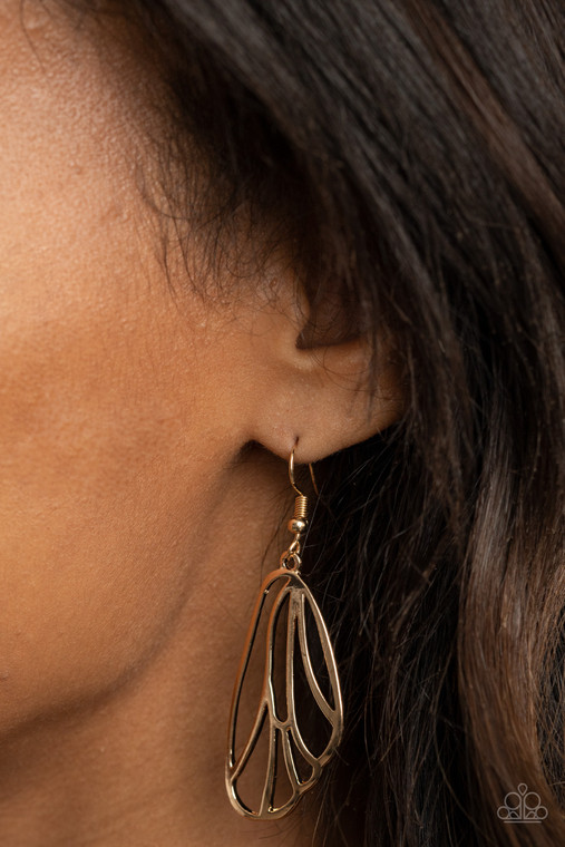 Glistening gold bars fan out into a pair of delicately scalloped wings, creating a whimsical display. Earring attaches to a standard fishhook fitting.

Sold as one pair of earrings.