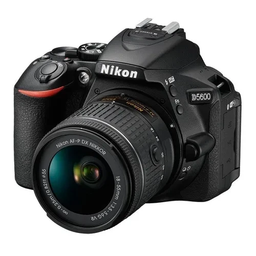 Nikon D5600 + AF-P 18-55 mm VR