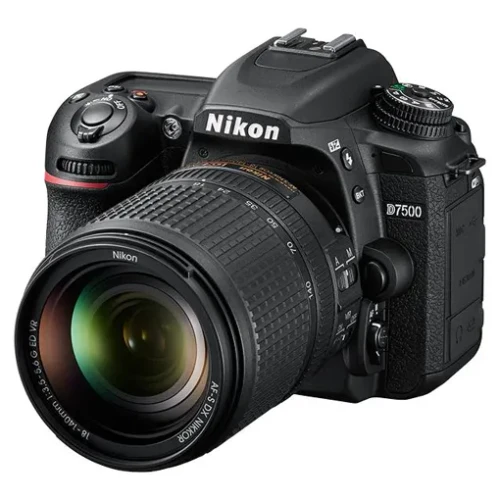Nikon D7500 + AF-S DX NIKKOR 18-140 VR Kit d'appareil-photo SLR 20,9 MP CMOS 5568 x 3712 Noir