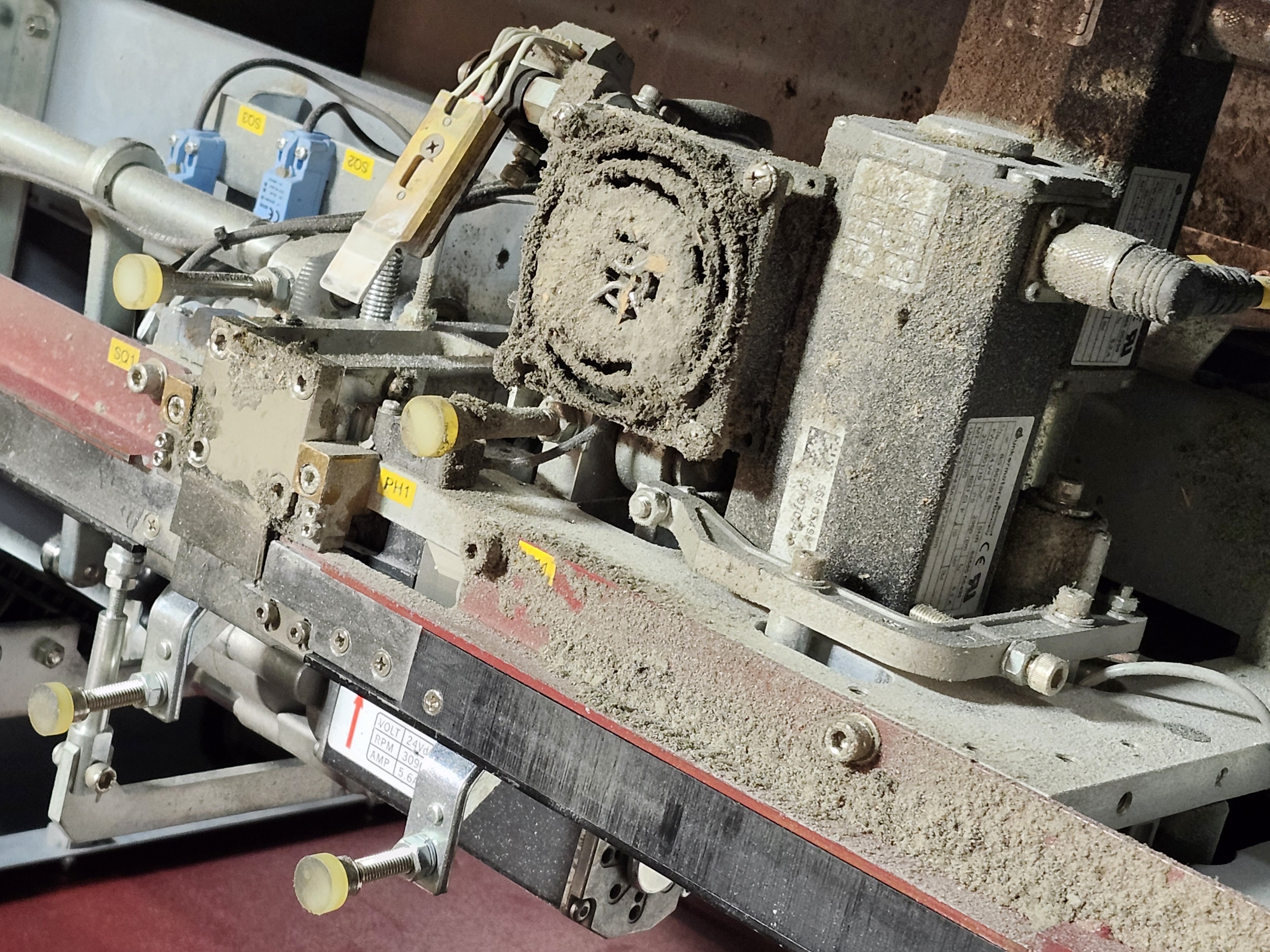 Strapping Equipment Common Pain Point “Debris Buildup”