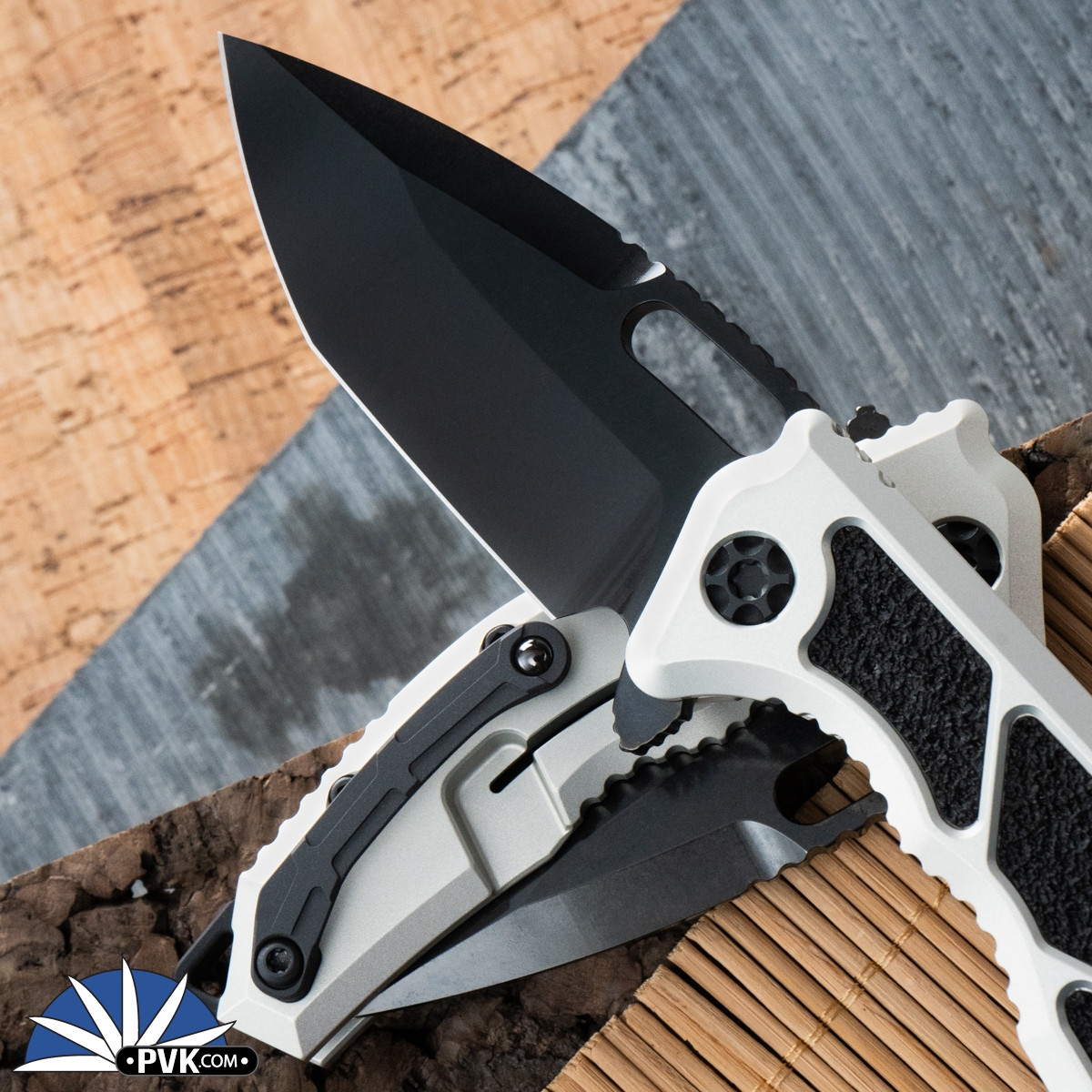 Heretic Knives Medusa V3, Tanto DLC Black Blade, Natural Aluminum