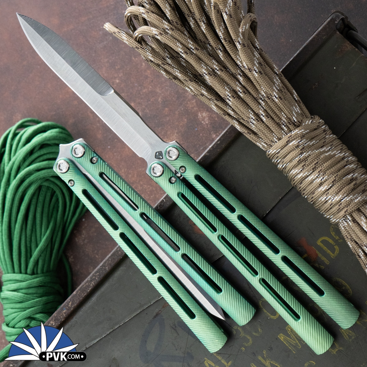 Medford Viceroy Dagger Tumbled Blade, Antique Green Handles
