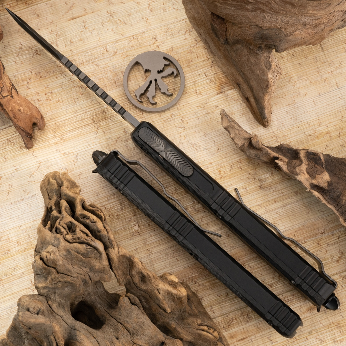 Microtech Ultratech 119-1DLCTCFSH Hellhound DLC Blade, Carbon