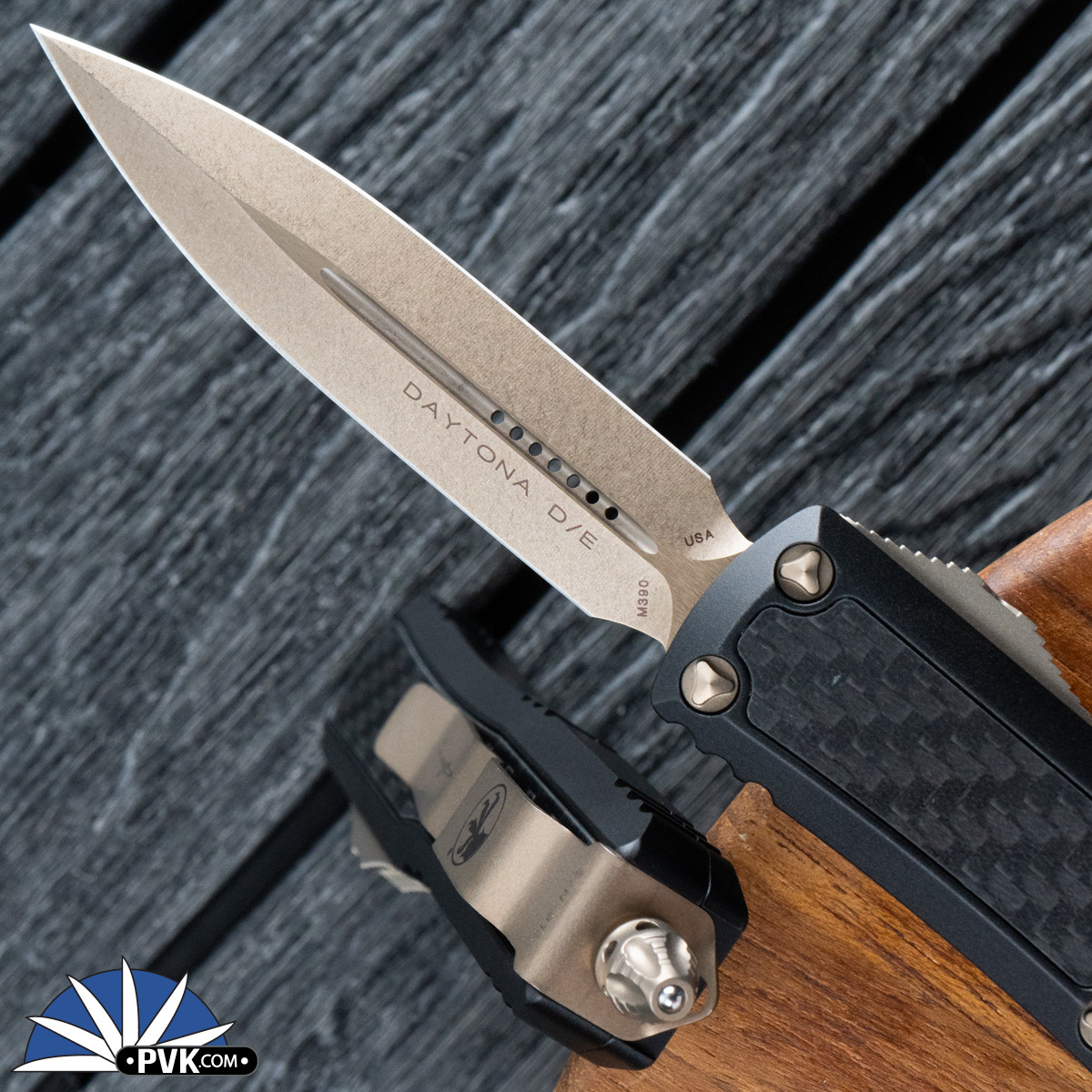 Microtech Daytona 126-13CFIS Double Edge Bronze Blade, Black