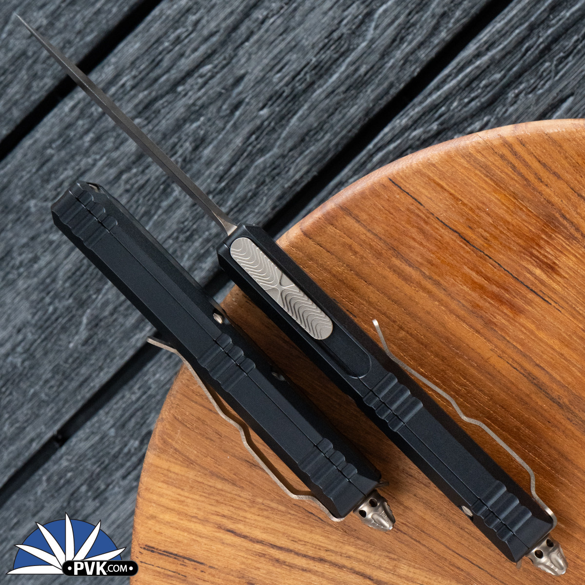 Microtech Daytona 126-13CFIS Double Edge Bronze Blade, Black