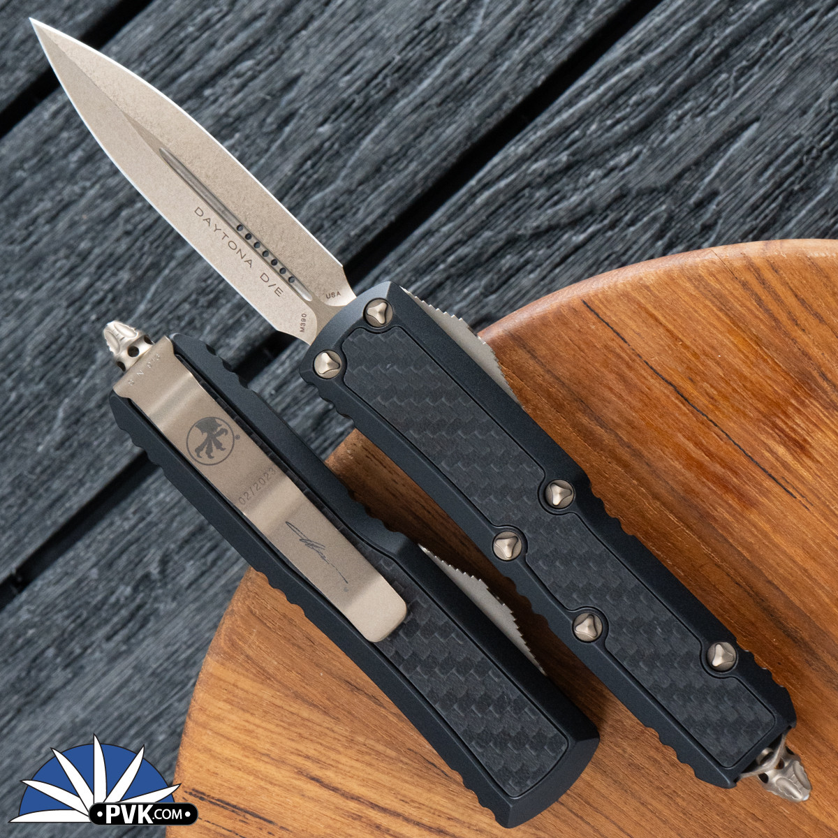 Microtech Daytona 126-13CFIS Double Edge Bronze Blade, Black